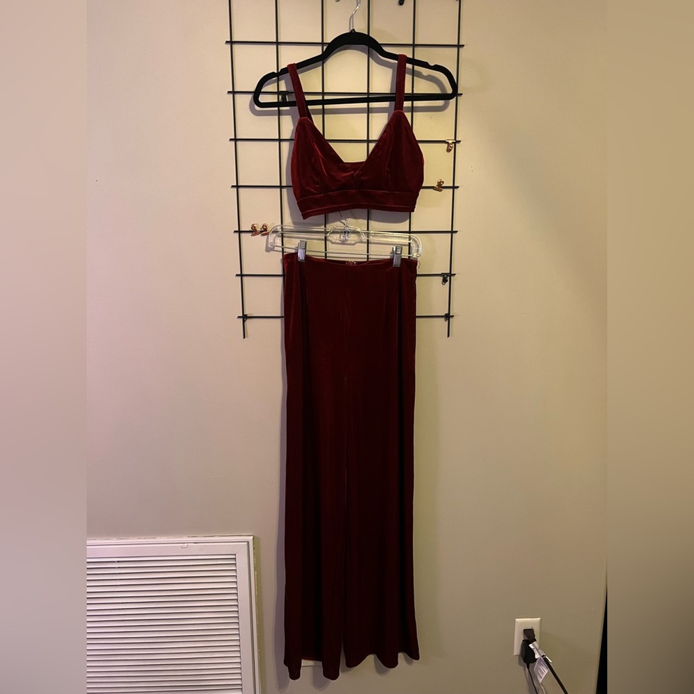 Stella Laguna Beach / Crop top and Pant Velvet Set.